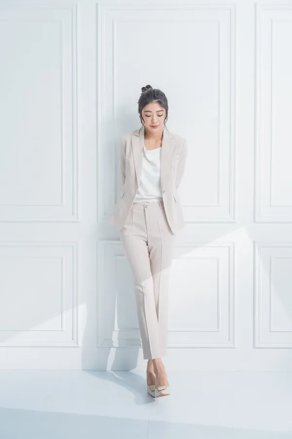 女裝西裝白米27-轉檔前格式-為-jpg