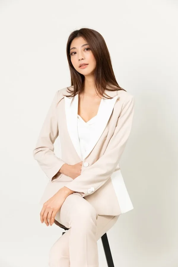 女裝西裝白米55-轉檔前格式-為-jpg