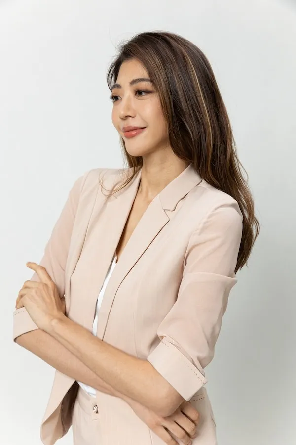 女裝西裝白米72-轉檔前格式-為-jpg