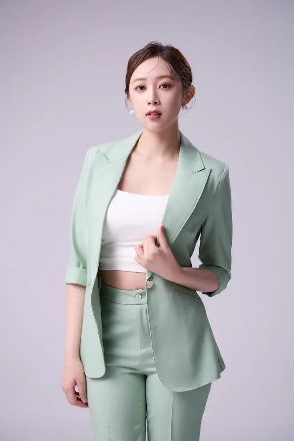 女裝西裝綠色2-轉檔前格式-為-jpg